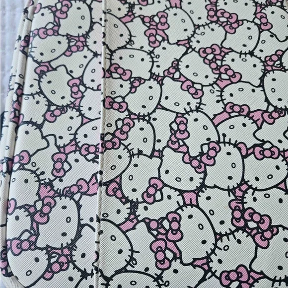 Hello Kitty Cosmetic Bag - Picture 3 of 5